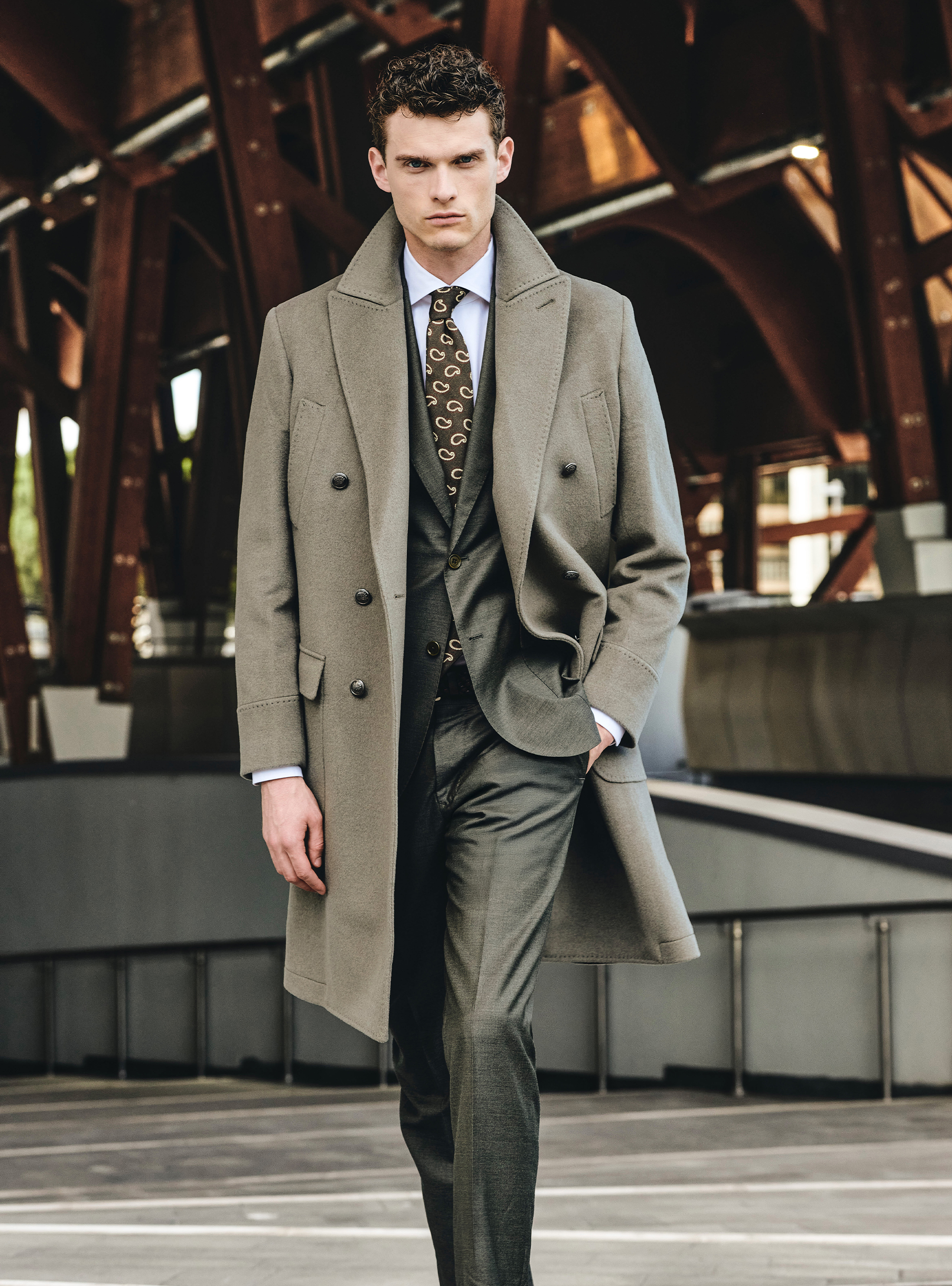 office elegance and a pinch of green, 